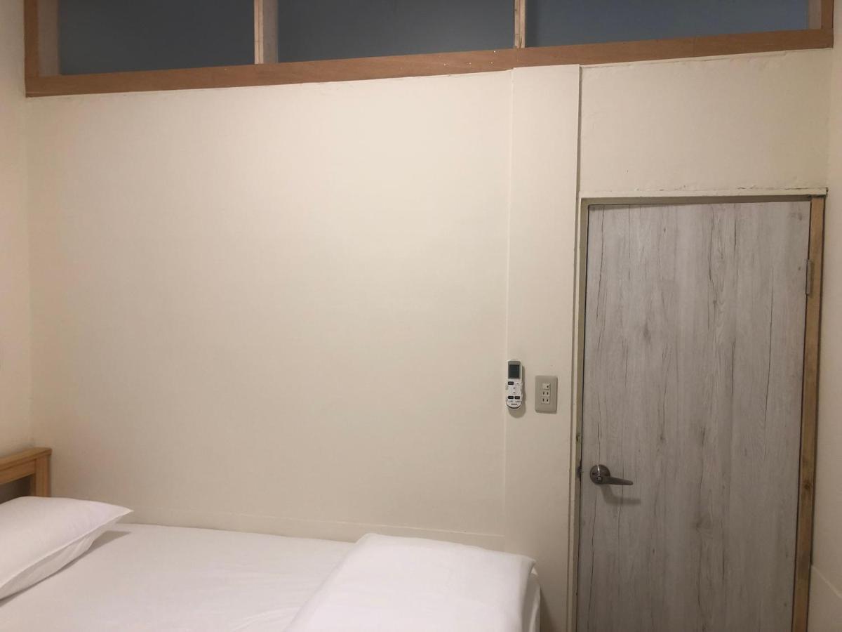 Simple Walk Guest House 小公寓 Tainan Eksteriør billede